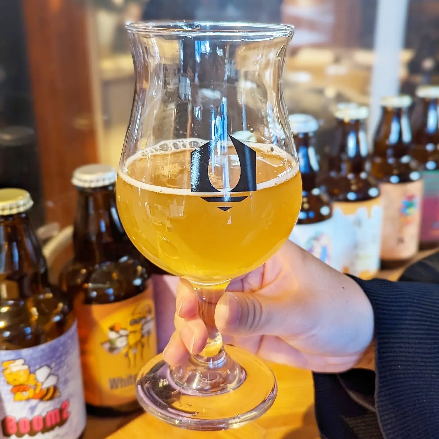 山本ホップが頂いたHoneycomb & Hopworksの「White Wasp ホワイトワスプ」