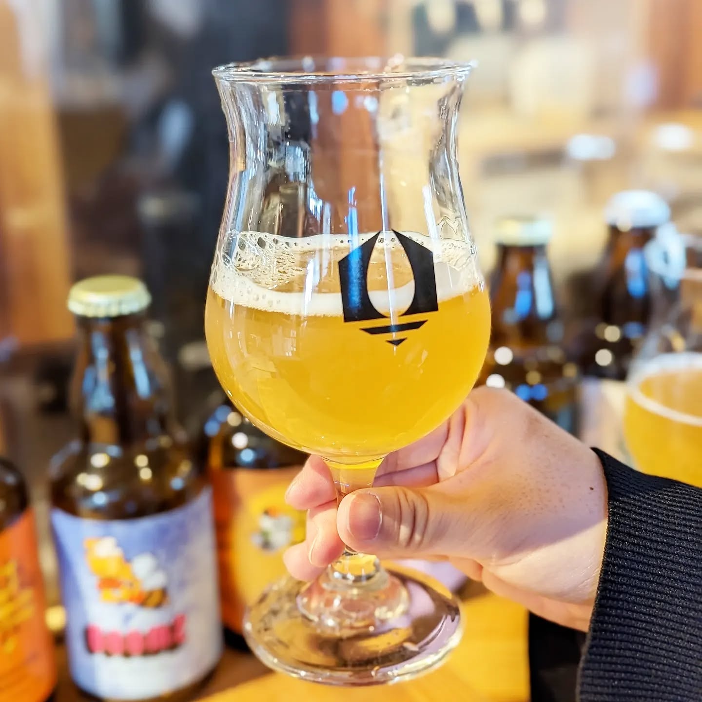 山本ホップが頂いたHoneycomb & Hopworksの「K.V. ケー.ヴィ.」
