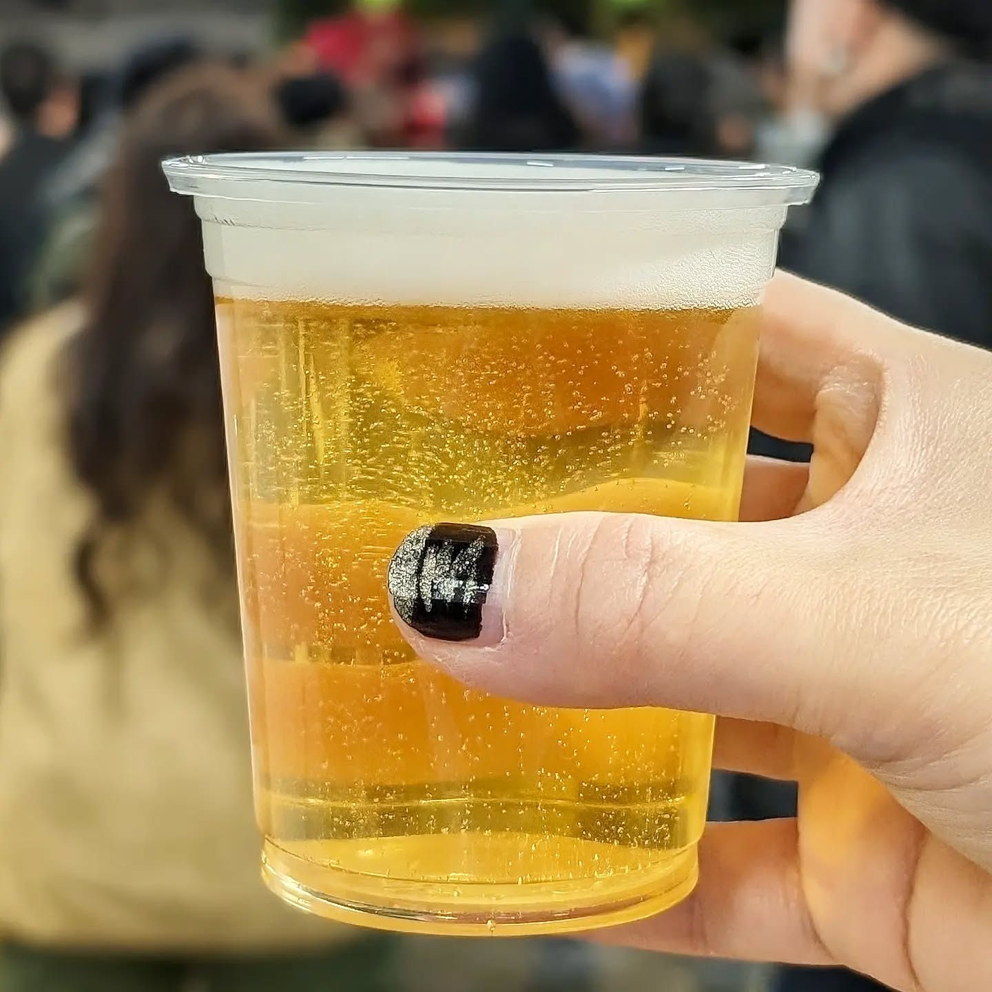 山本ホップが頂いたNOMCRAFT BREWINGの「MOMCRAFT LAGER」